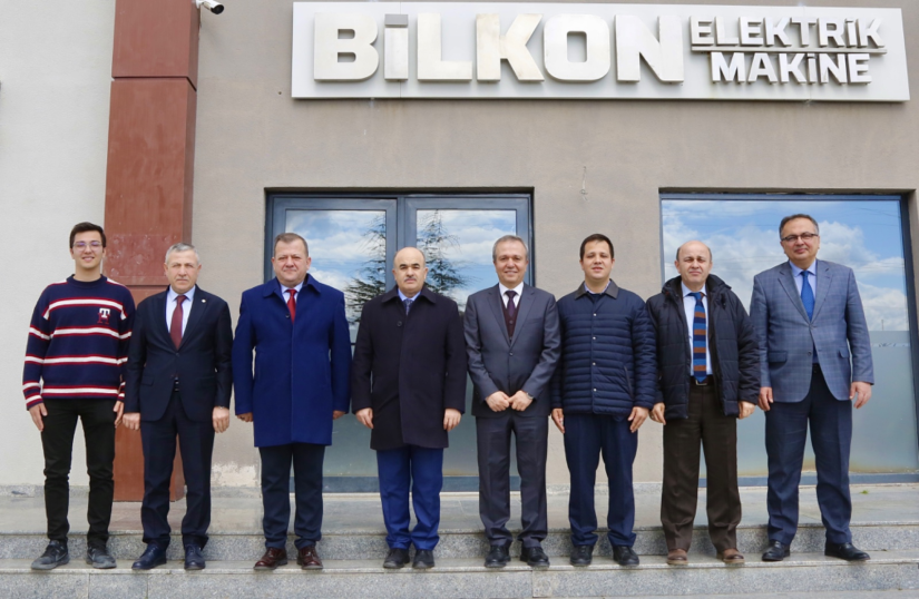 Sayın Valimiz Doç. Dr. Zülkif Dağlı, Yönetim Kurulu Başkanımız Çetin Başaranhıncal ve beraberindeki heyet, Organize Sanayi Bölgesinde faaliyet gösteren Bilkon Elektrik Makine Otomasyon Mühendislik Ltd.Şti'yi ziyaret ettiler.