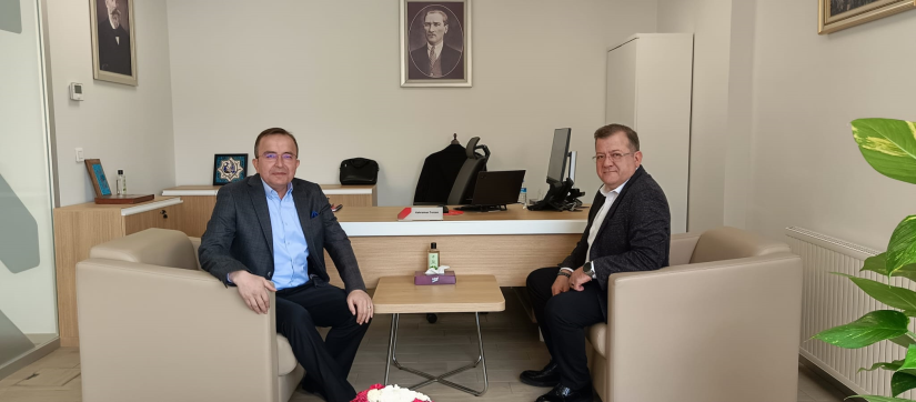 Yönetim Kurulu Başkanımız Çetin Başaranhıncal, Ziraat Bankası Çorum Bölge Başkanı Kahraman Turcan’a iade-i ziyarette bulunup, yeni görevinde başarılar diledi.