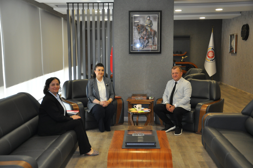 Orta Karadeniz Kalkınma Ajansı Genel Sekreteri Mehlika Dicle ve Çorum İl Koordinatörü Tuğba Purtul Kılıç, Yönetim Kurulu Başkanımız Çetin Başaranhıncal’ı ziyaret ettiler.