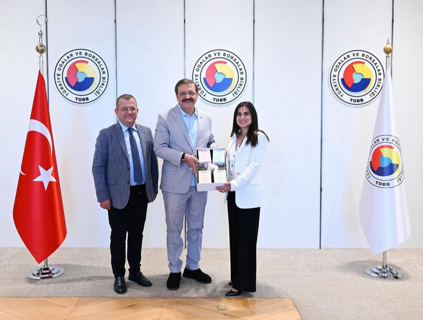 TOBB Başkanımız Sayın M. Rifat Hisarcıklıoğlu ziyaretten dolayı teşekkür ederek, “Kadın girişimcilerin desteklenmesi konusunda başarılı çalışmalara imza atan, girişimcilik ruhu ve inovatif fikirleriyle genç girişimci kızlarımıza örnek olan Zeynep Yarımca’yı kutluyorum.” dedi.