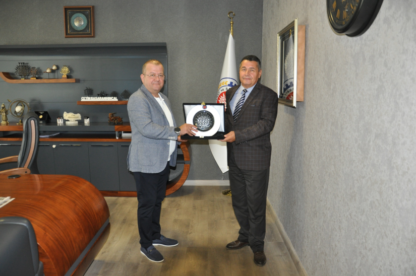 Çorum Denetimli Serbestlik Müdürü Nedim Kılıç görev yeri değişikliği nedeniyle, Yönetim Kurulu Başkanımız Çetin Başaranhıncal’a veda ziyaretinde bulundu