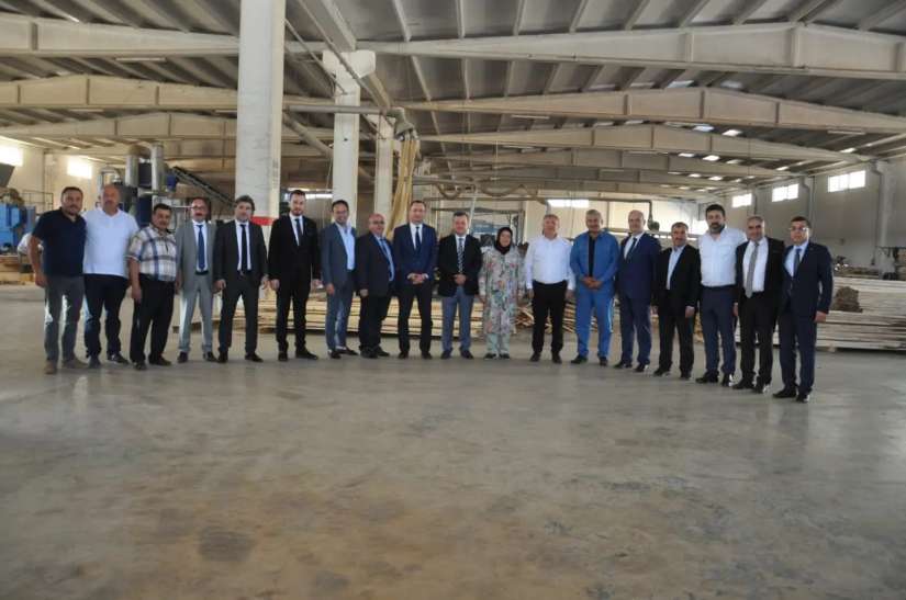 Yönetim Kurulu Başkanımız Çetin Başaranhıncal ve Yönetim Kurulu Üyelerimiz, Tekyıldız Kereste Fabrikası'nı ziyaret ettiler.