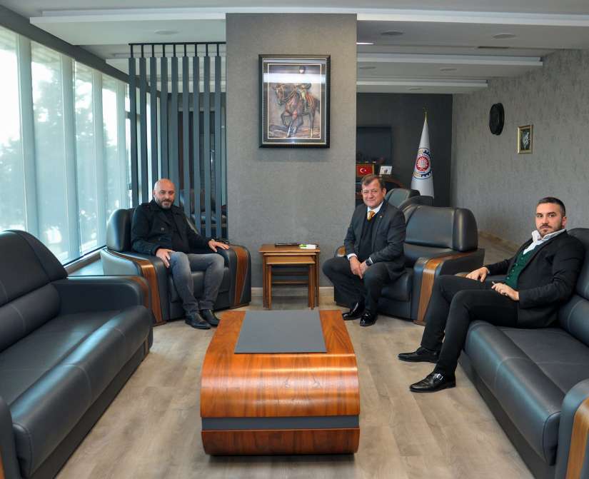 Dursun Burcu ve Av. Burak Özistanbullu, Yönetim Kurulu Başkanımız Çetin Başaranhıncal'a hayırlı olsun ziyaretinde bulundular.