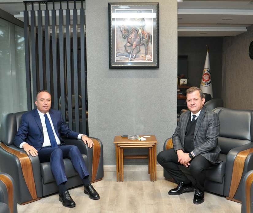 AK Parti Çorum Milletvekili ve MKYK Üyesi Ahmet Sami Ceylan, Yönetim Kurulu Başkanımız Çetin Başaranhıncal'a hayırlı olsun ziyaretinde bulundu.