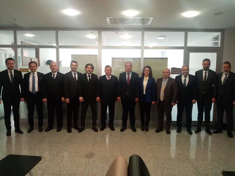 Yönetim Kurulu Başkanımız Çetin Başaranhıncal ve Yönetim Kurulu Üyelerimiz, CHP Çorum Milletvekili Tufan Köse'yi Türkiye Büyük Millet Meclisi'nde ziyaret ettiler.