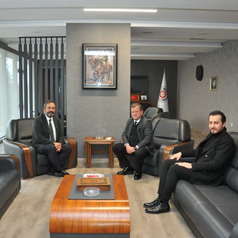 Çorum Belediye Başkan Yardımcısı İsmail Yağbat, Yönetim Kurulu Başkanımız Çetin Başaranhıncal'ı ziyaret etti. Ziyarete, Yönetim Kurulu Üyemiz Doğan Keskin de yer aldı.