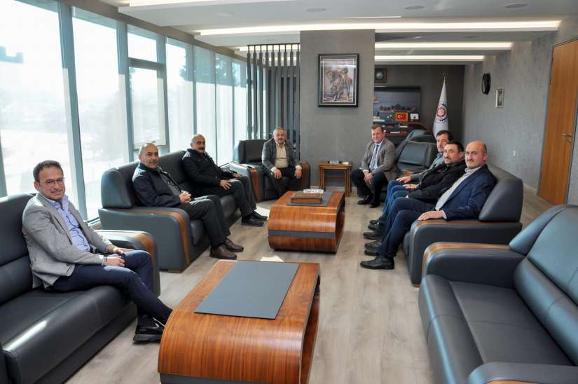 Çorum Ziraat Odası Yönetim Kurulu Başkanı Mehmet Sayan ve Yönetim Kurulu Üyeleri, Yönetim Kurulu Başkanımız Çetin Başaranhıncal'ı ziyaret etti. Ziyarette Yönetim Kurulu Üyemiz Fatih Çiçek de yer aldı.